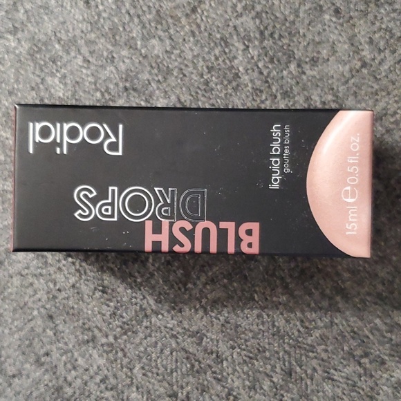 Rodial Blush Drops (liquid blush) - Picture 4 of 6